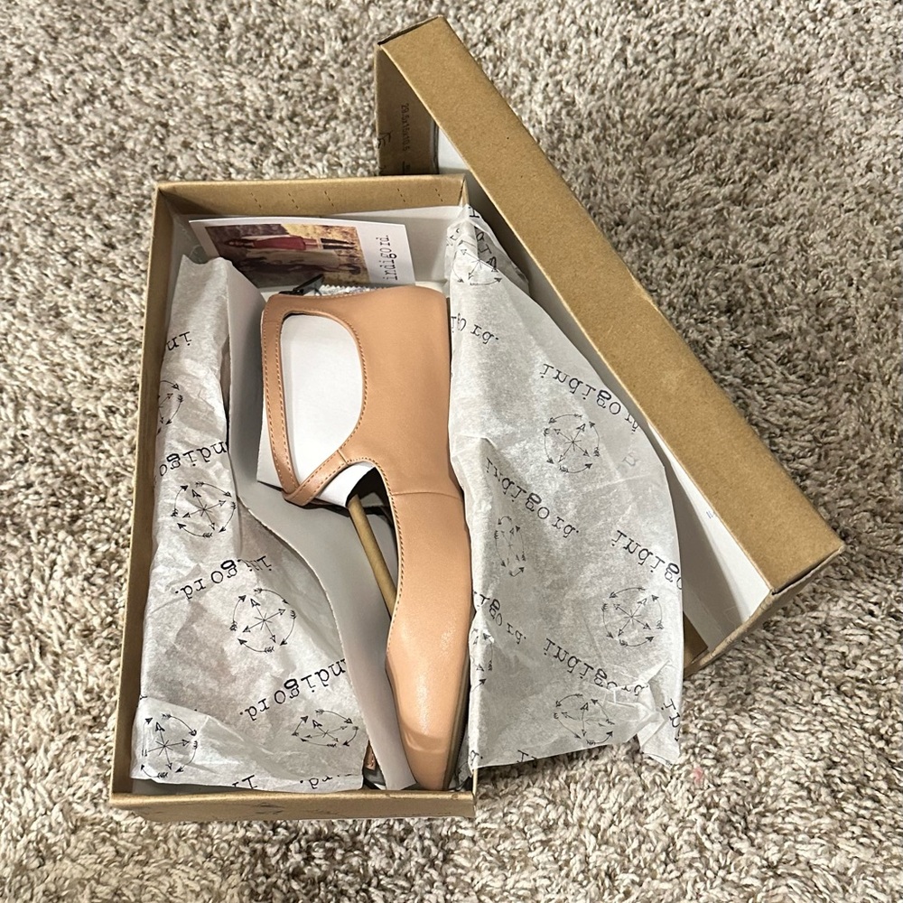 Women's Nude Flats